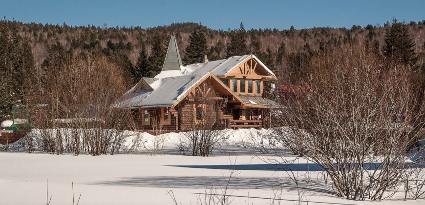 Remote luxury chalet