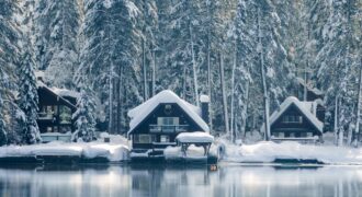 Lake view luxury chalet